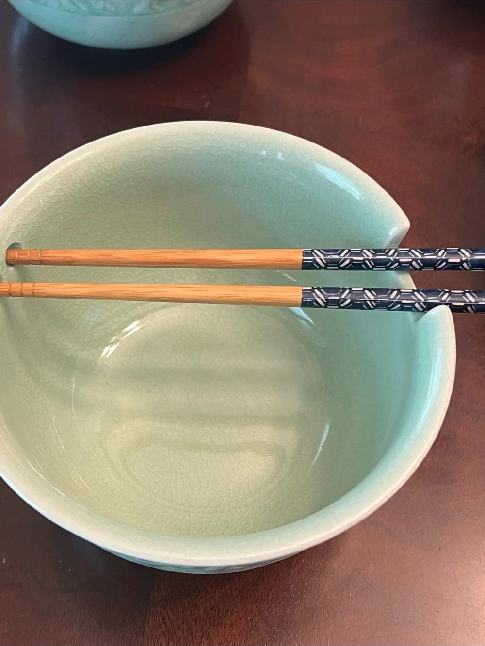 Celadon Ceramic Noodle Bowls with Chopstick Rest - Soft Green Set